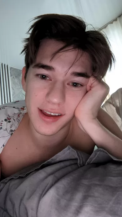 alexdavay profile