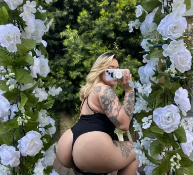 emi_evans profile
