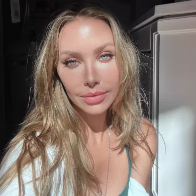 xnicoleanistonx profile