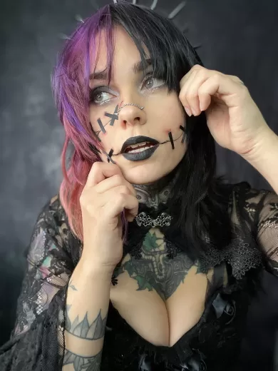 laheldoll profile